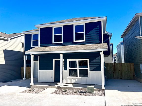 2nd image of 2073 Silver Oak Dr