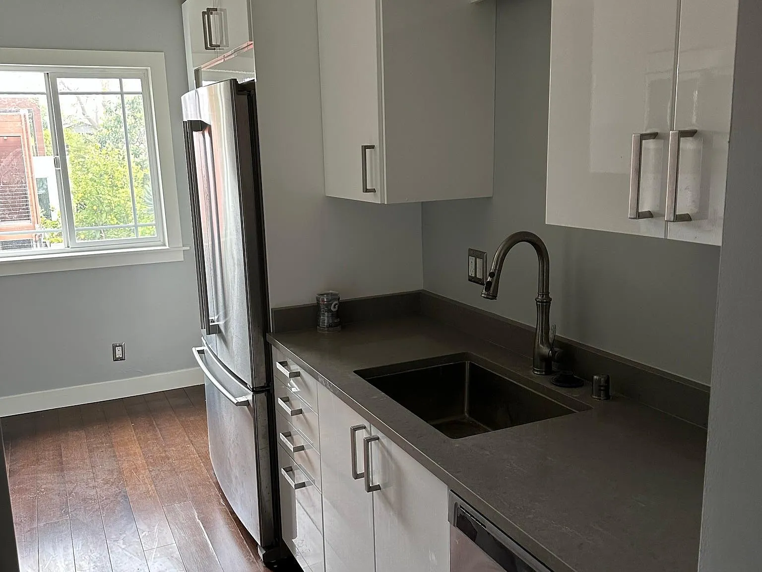3 bed, 1200 sqft, $4,890 — Photo 4