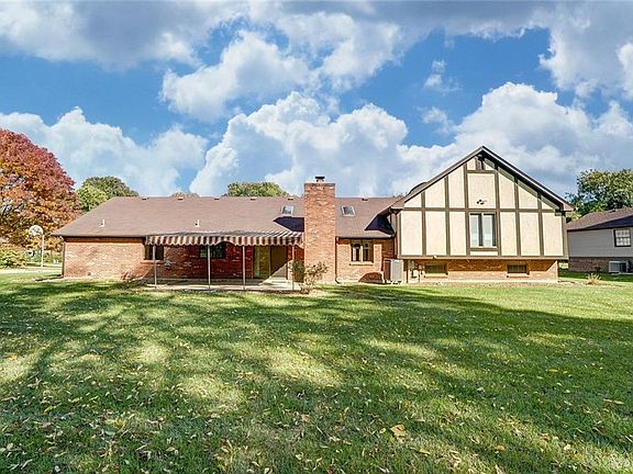 4th image of 9567 Meadow Woods Ln
