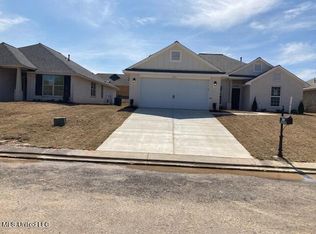 2615 Rutherford Dr, Southaven, MS 38672