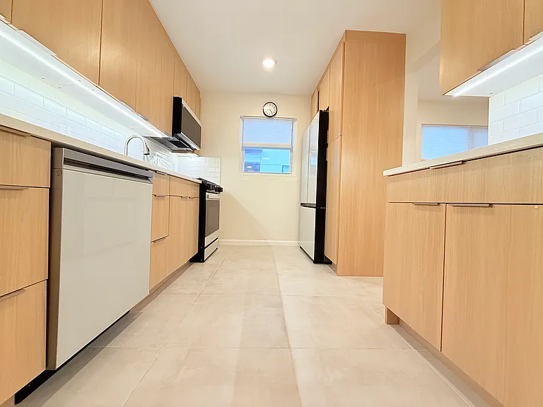 234 Columbia Ave #11 — Photo 4