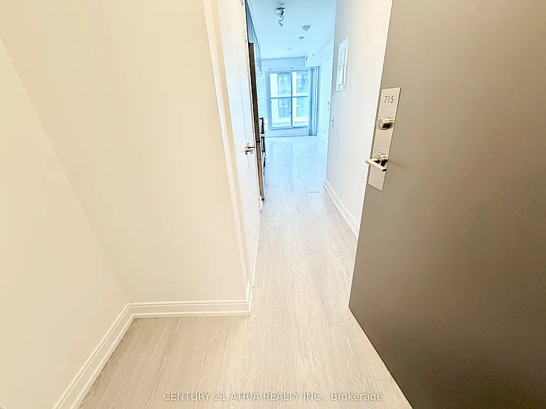 181 Dundas St E #715 — Photo 4