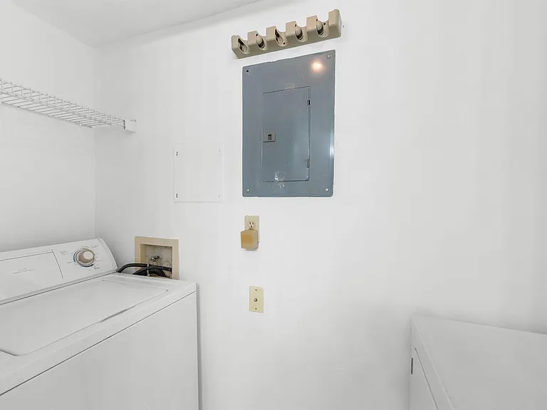 2506 SE Anchorage Cv #2 — Photo 16