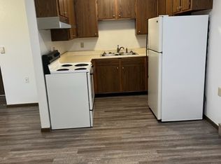 305 Maple St #13-16-12, Earlville, IA 52041