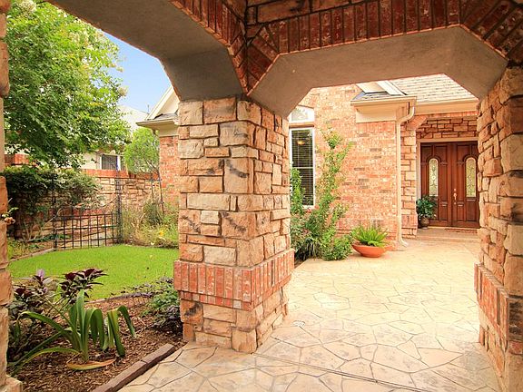 Inviting entry courtyard
