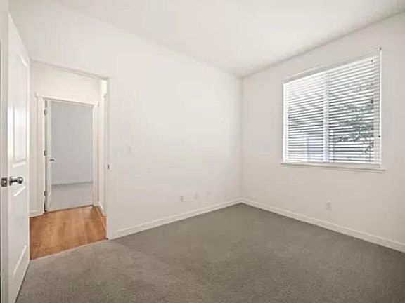 5th image of 536 Spyglass Cir