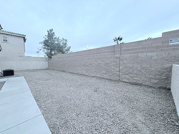 2nd image of 33 Belle Soleil Ave