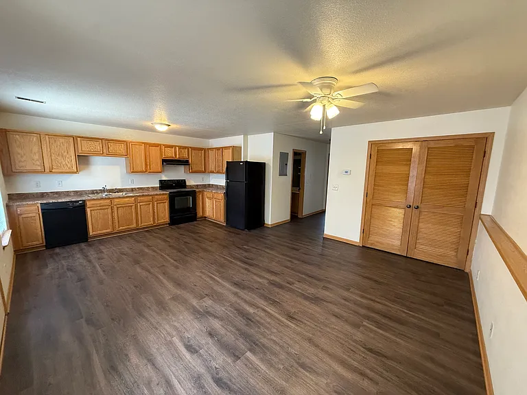 Two Bedroom Open floor Plan — Photo 7
