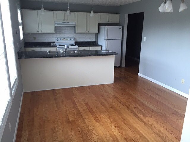 2nd image of 827 Red Clover Ave