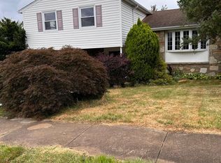 11991 Lockart Rd, Philadelphia, PA 19116