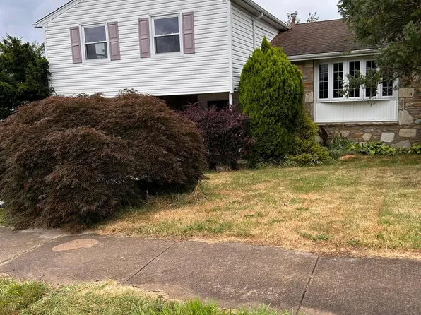 11991 Lockart Rd, Philadelphia, PA 19116