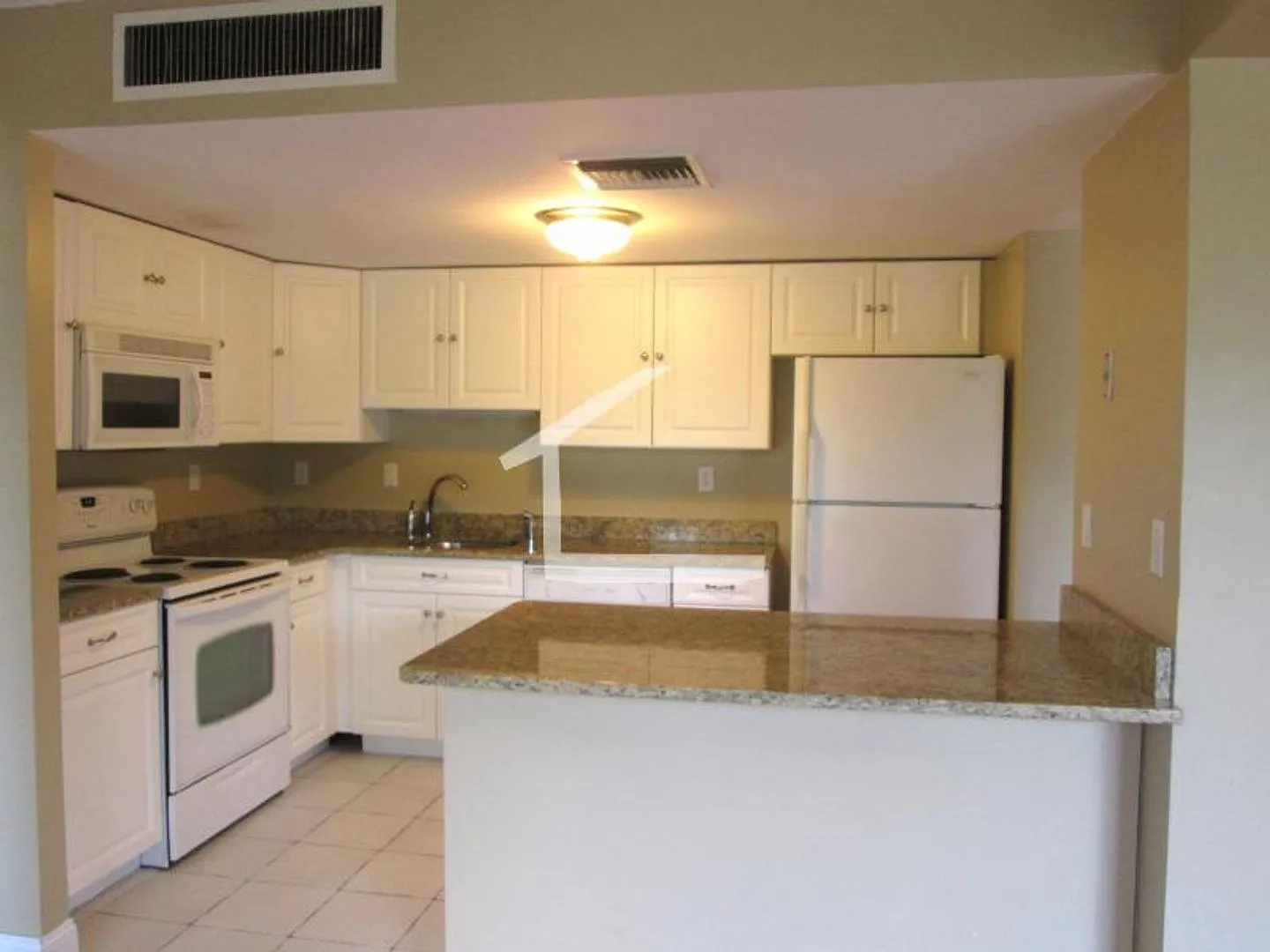 2BR with Pool & Central Air | Steps to the B Line — Photo 2