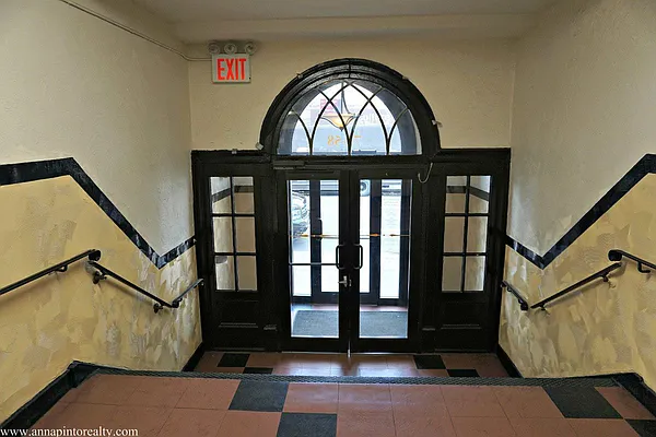 Rented by Anna Pinto Realty | media 17