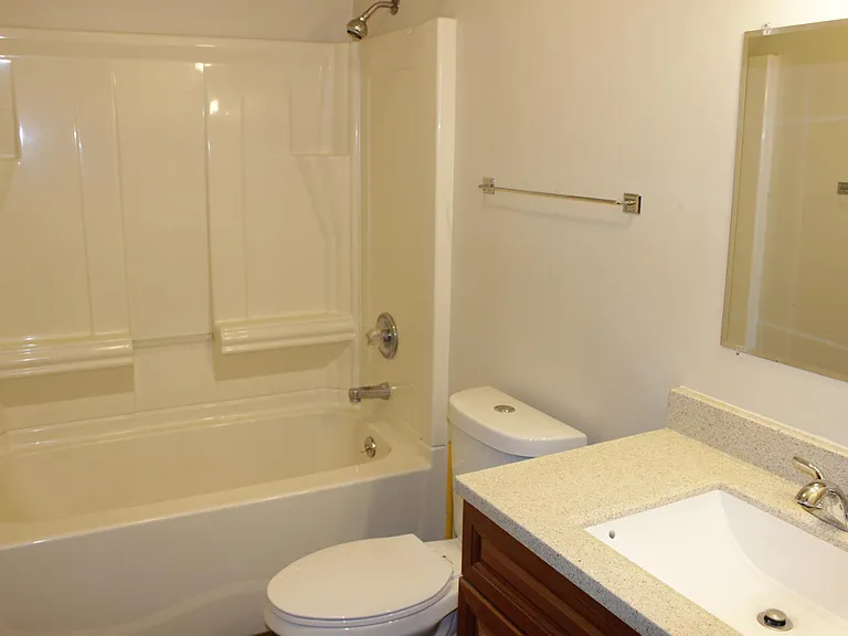 322 W Stiegel St — Photo 12