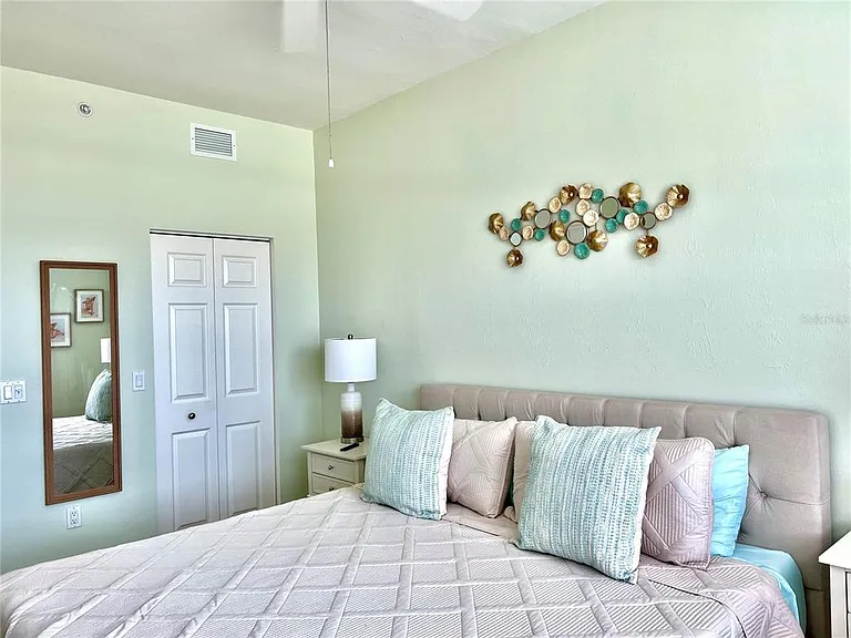 2060 Matecumbe Key Rd #2105 — Photo 30