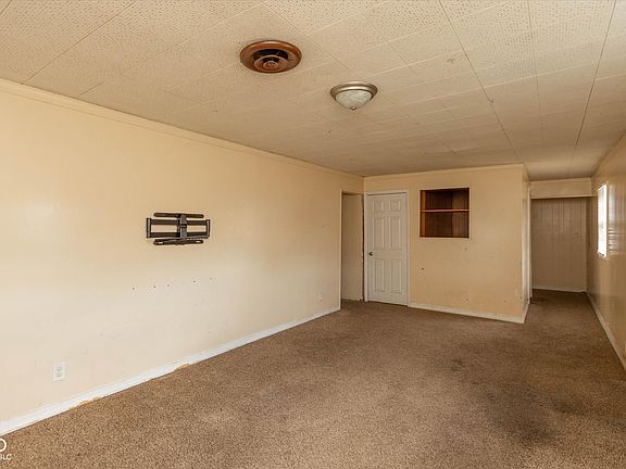 3rd image of 3049 S Holt Rd