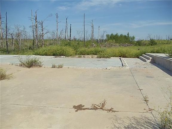 4th image of 1062 E State Highway 21