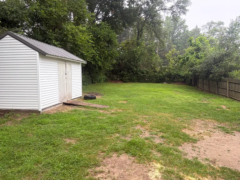 1160 Marion St — Photo 3