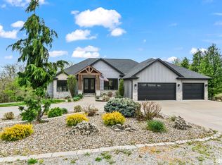 1808 Ballycastle Rd, Petersburg, IL 62675