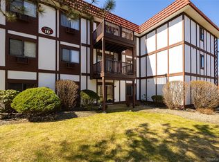 10 Skyline Drive #10, Fishkill, NY 12524