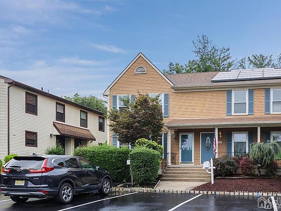 3rd image of 105 Buttonwood Dr