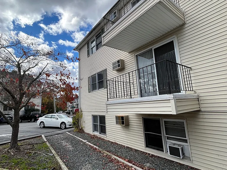 1261 Church St #19 — Photo 8