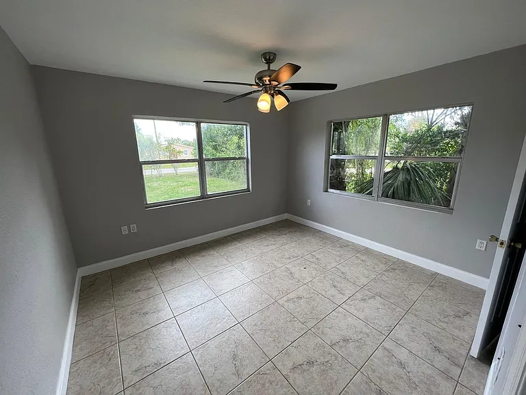 1883 Breezy Ln — Photo 8