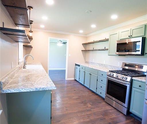 4th image of 1818 Olive St