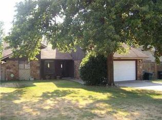 1725 Plumb Dr, Midwest City, OK 73130
