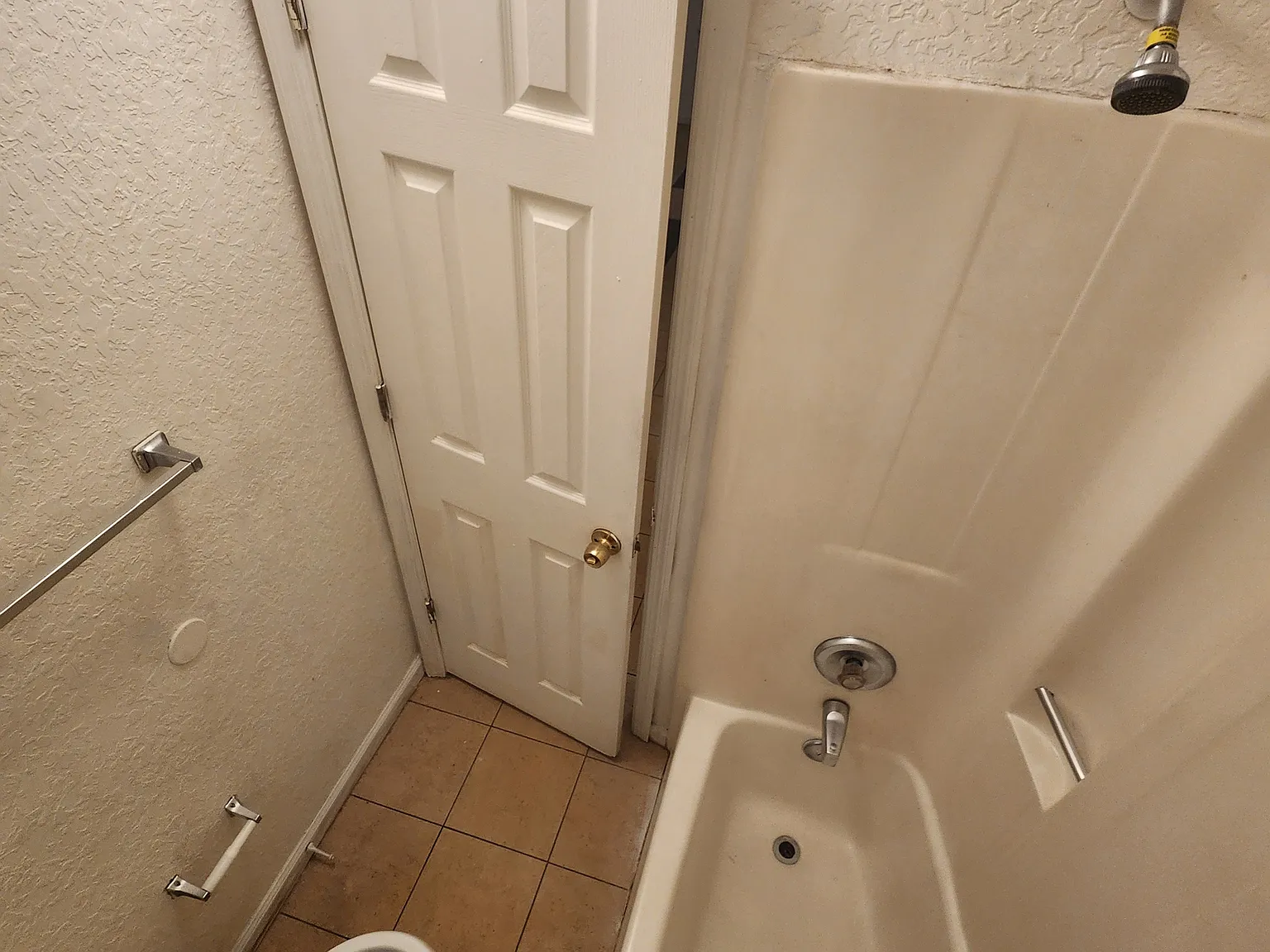 3 bed, 1055 sqft, $1,850 — Photo 4
