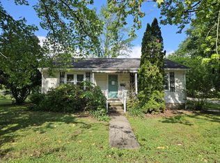 621 N 7th St, Herrin, IL 62948