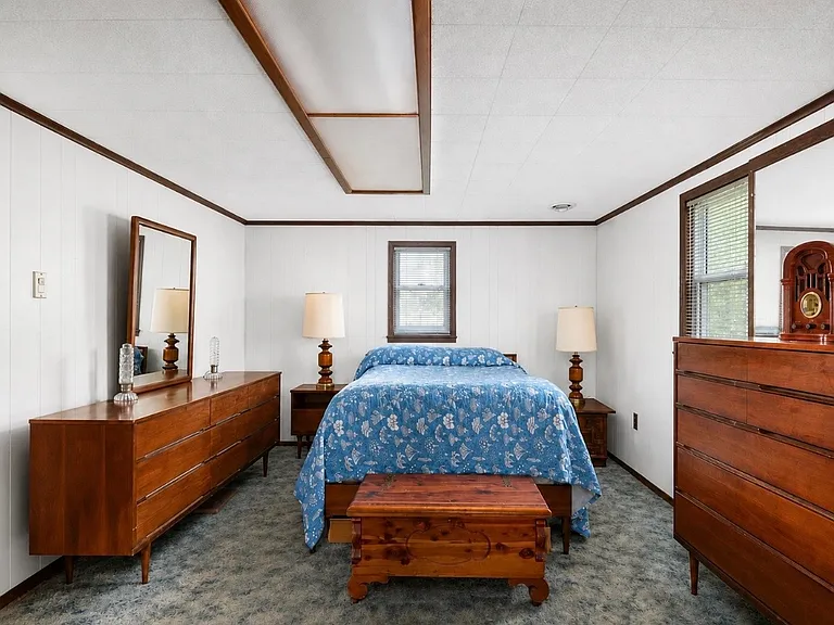 314 Lake Dr — Photo 4