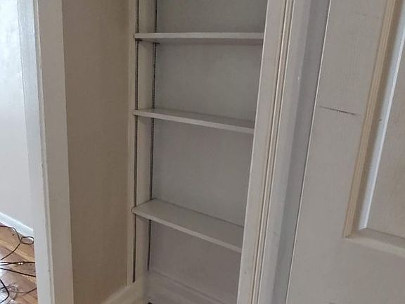 5th image of 711 W Water St #3