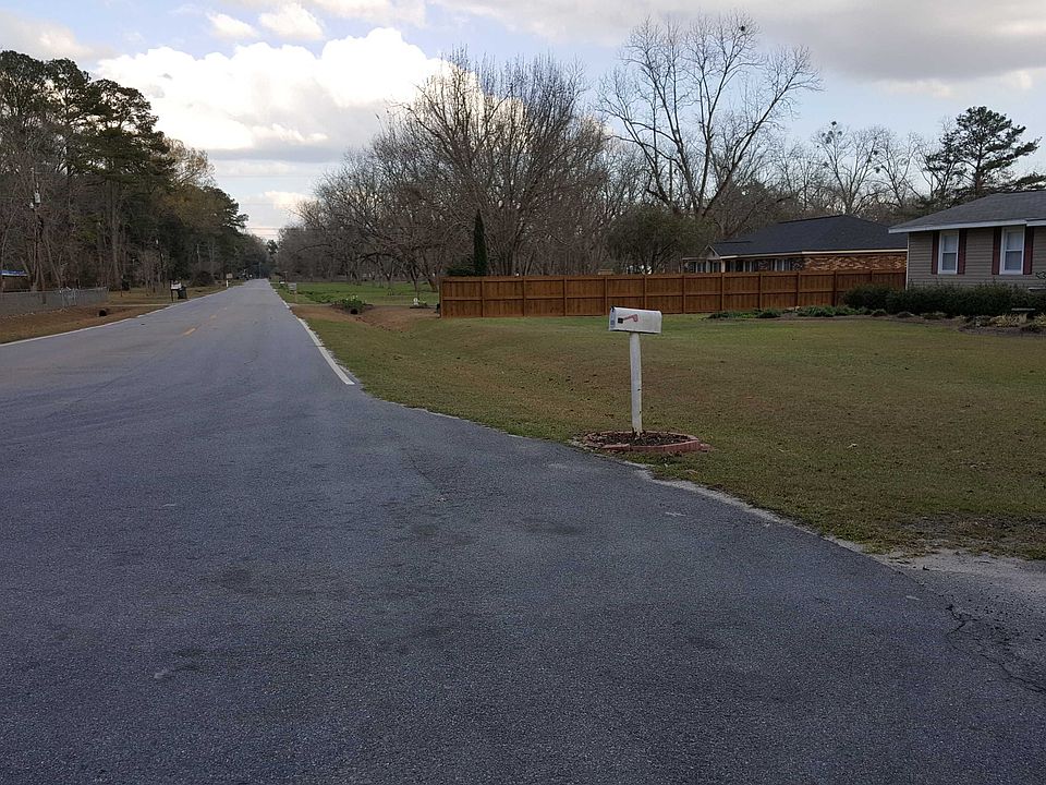 2nd image of 927 Fairview Ave