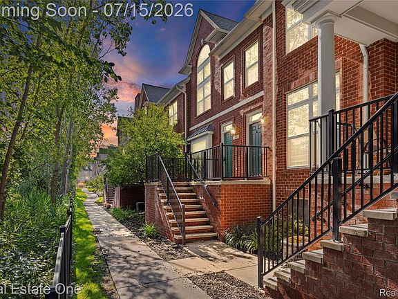 2nd image of 609 Village Ln