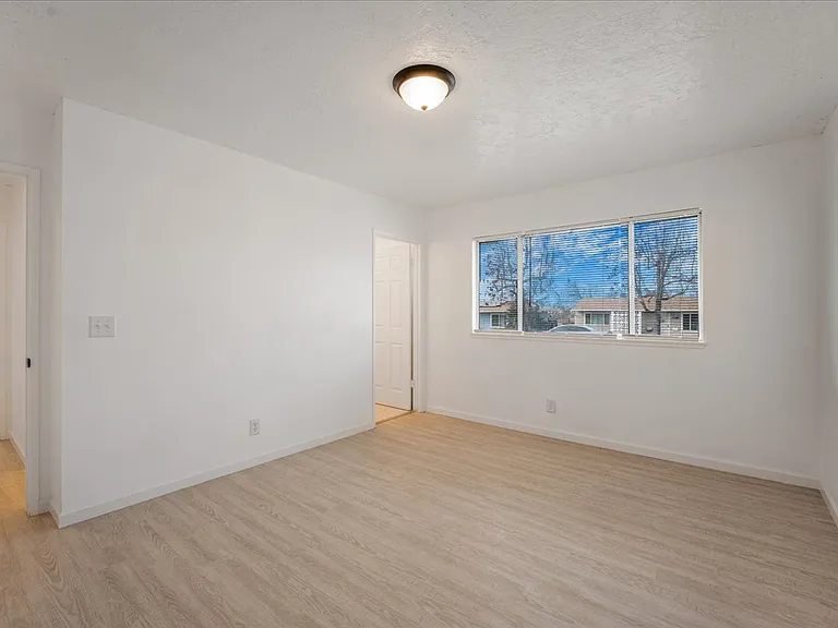 11629 Madison St — Photo 19