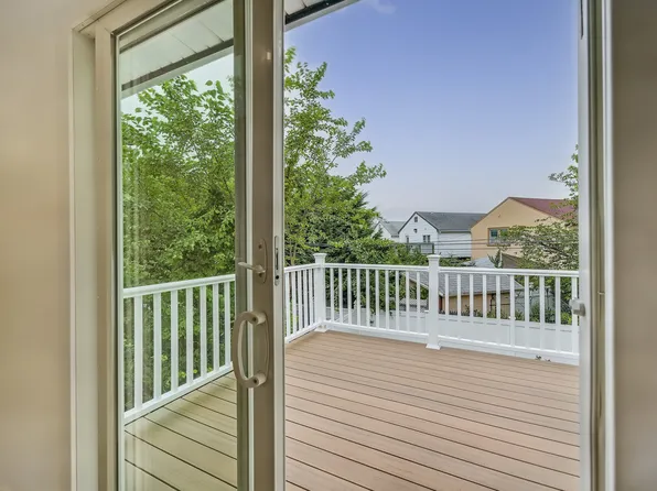 4330 Manhattan Avenue image 27 of 31