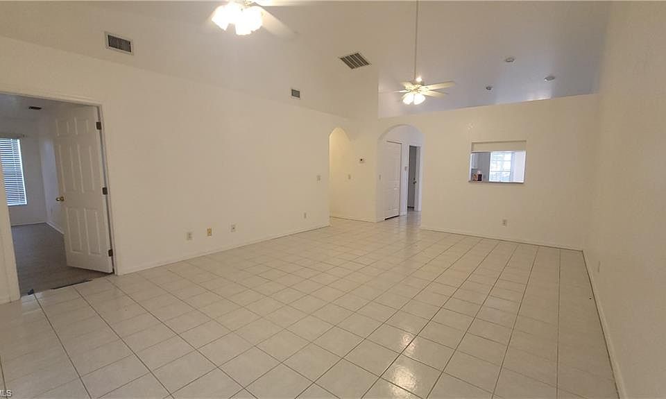 Large open livingroom