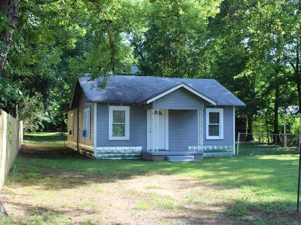 2712 W Upshur Ave, Gladewater, TX 75647