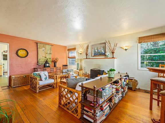 5th image of 1604 Austin Way