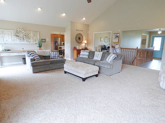 5th image of 61183 Fellows St