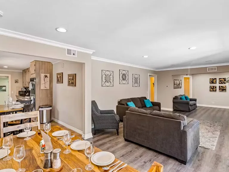 1516 W Brande Ave — Photo 15