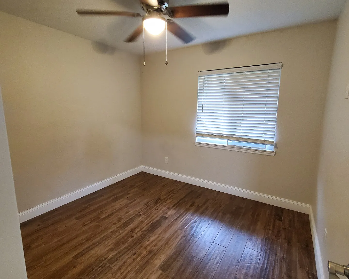 3 bed, 1196 sqft, $2,350 — Photo 2
