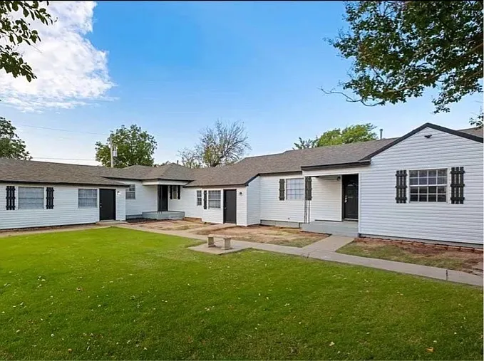 1308 Northwest Euclid Avenue - 3 — Photo 1