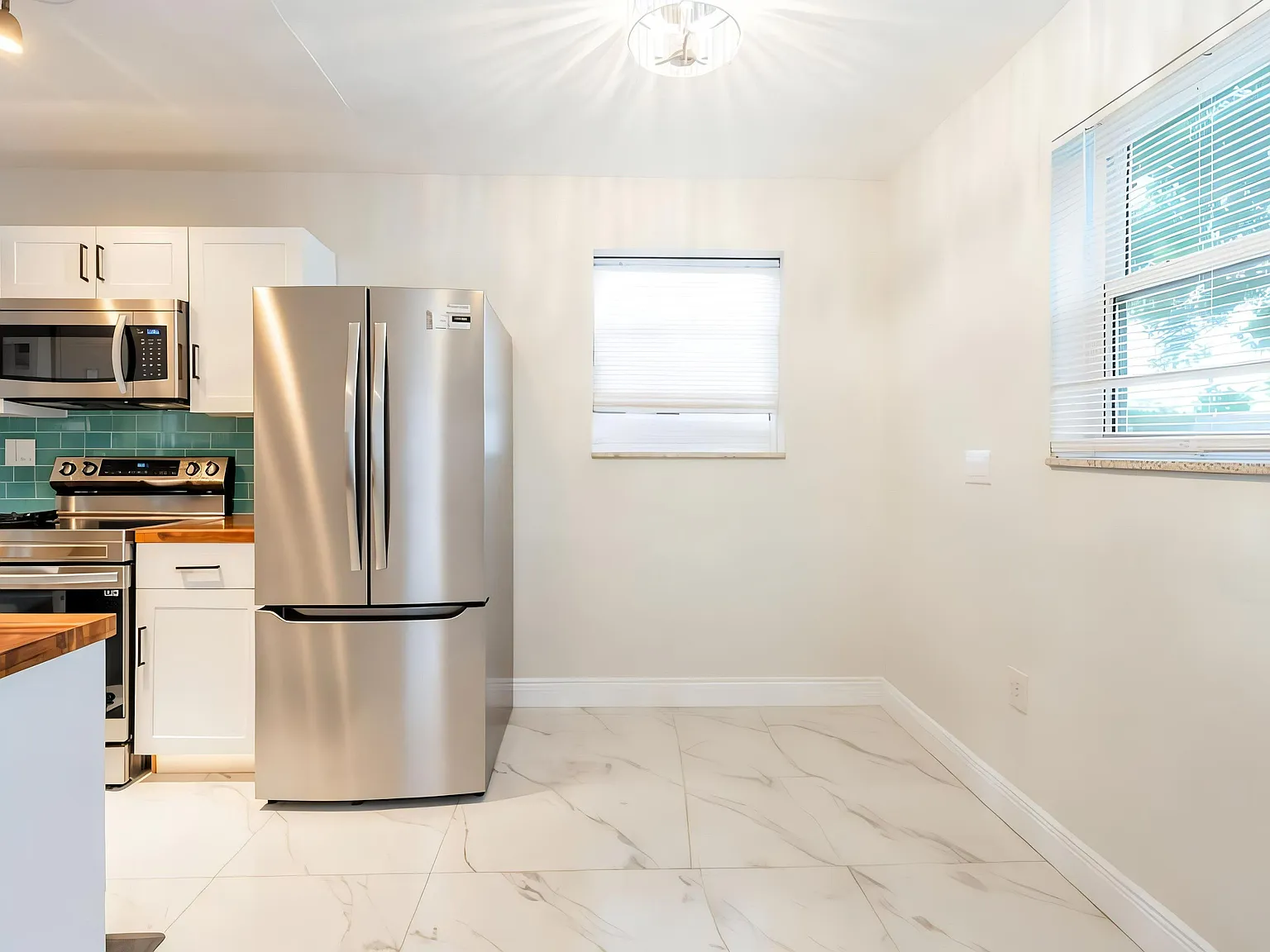 3 bed, 920 sqft, $3,000 — Photo 4