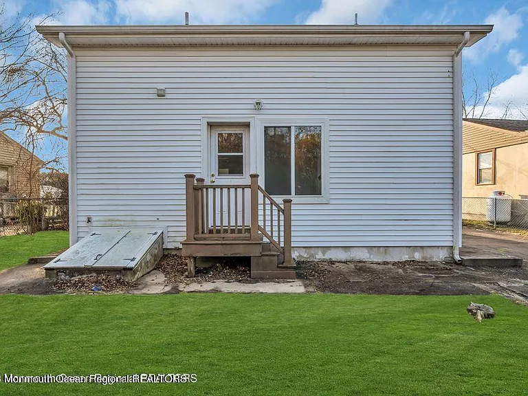 1708 Lake Dr — Photo 58