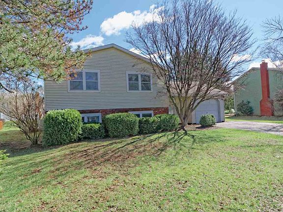 3rd image of 14 Meadowlark Dr