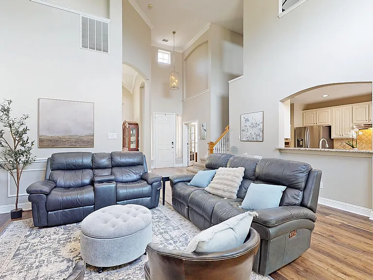3200 Hilltop Ct — Photo 5