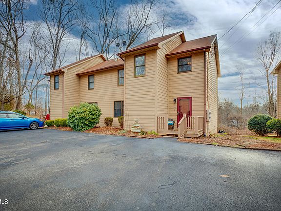 2nd image of 207 Windridge Colo #207