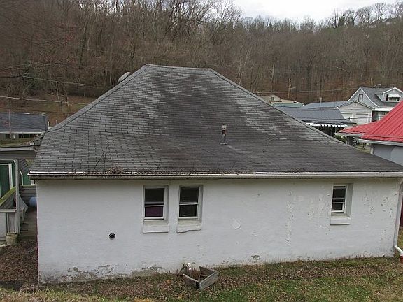 3rd image of 1411 Chandler Dr